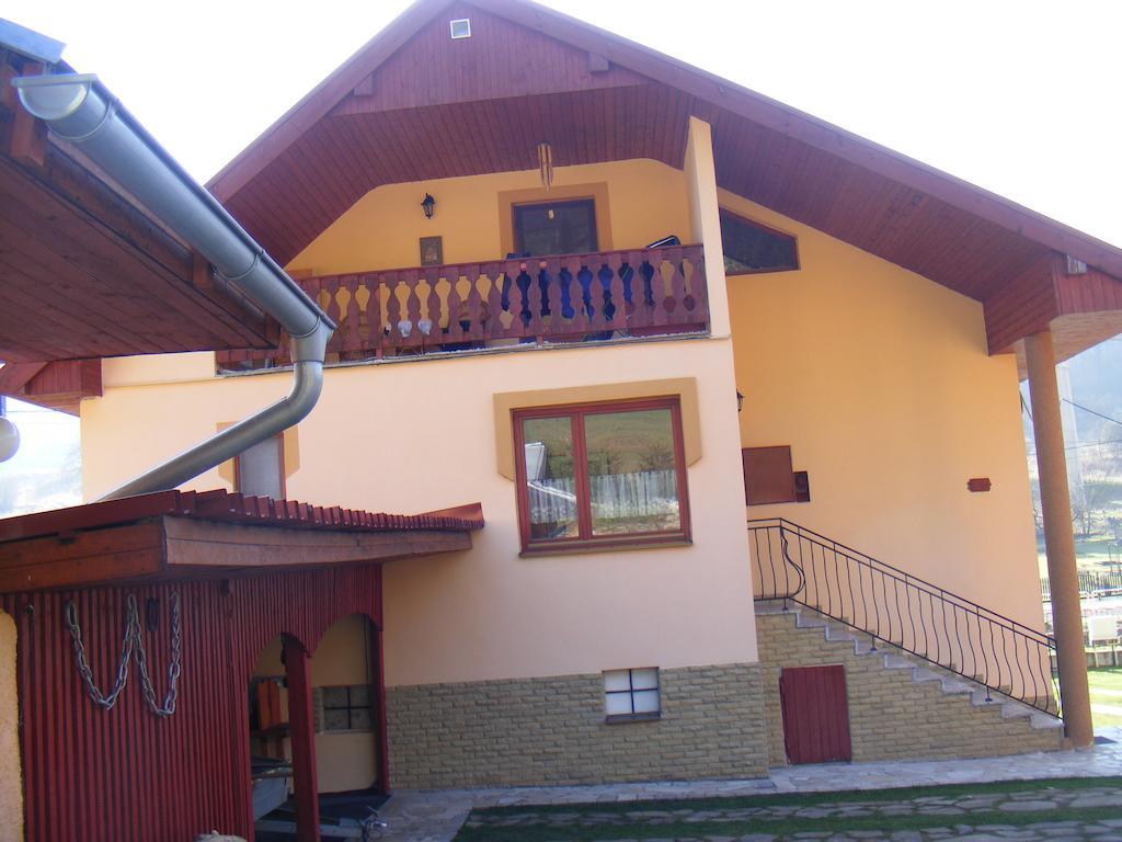 Domino Apartman Korotnok Kültér fotó