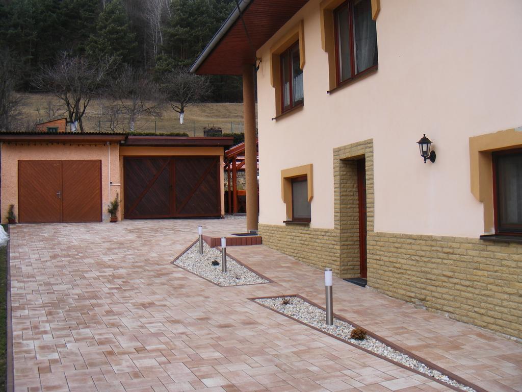 Domino Apartman Korotnok Kültér fotó