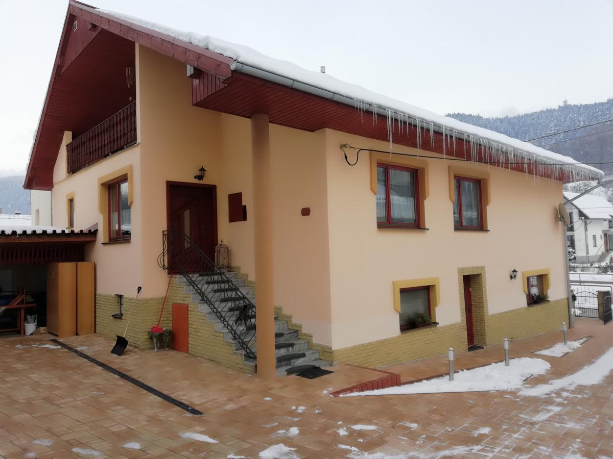 Domino Apartman Korotnok Kültér fotó