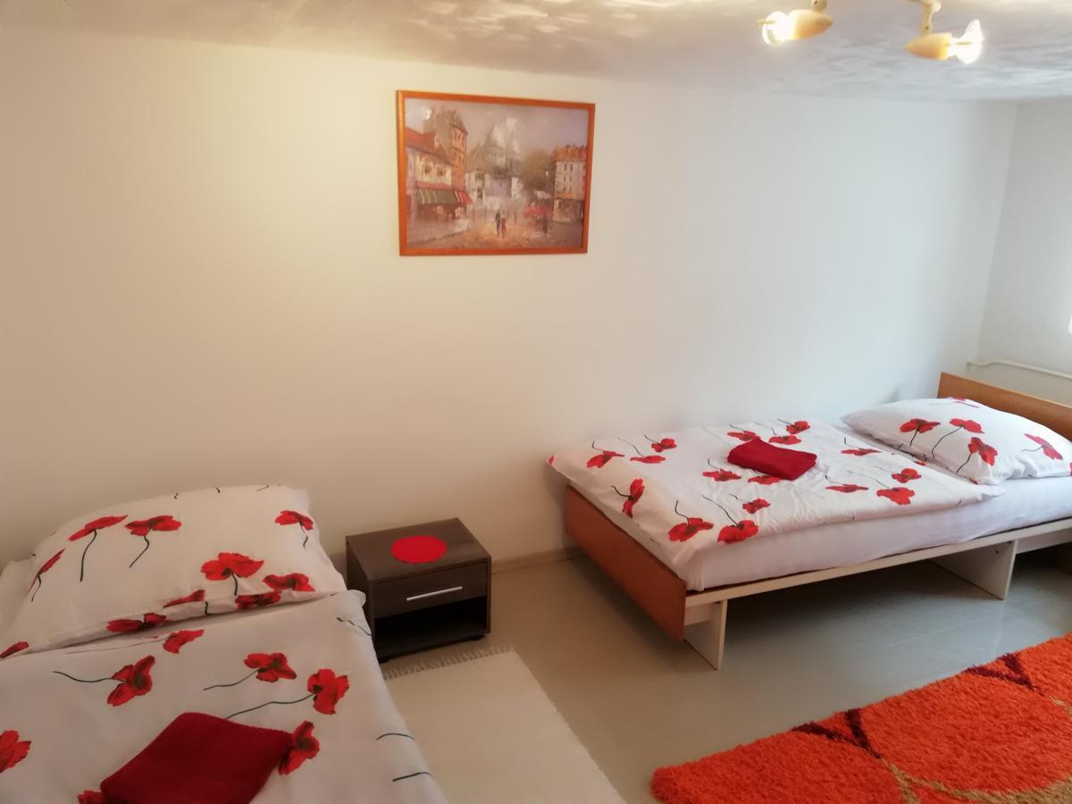 Domino Apartman Korotnok Kültér fotó