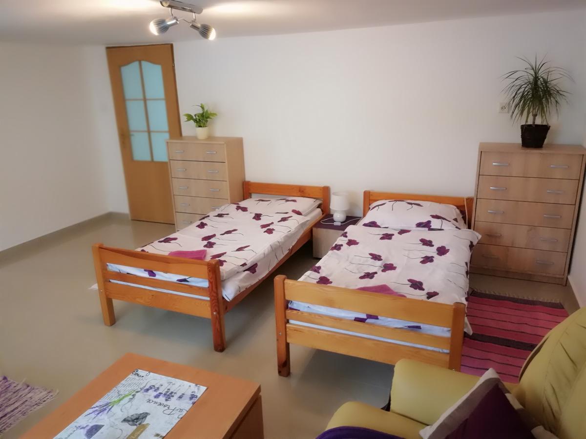 Domino Apartman Korotnok Kültér fotó